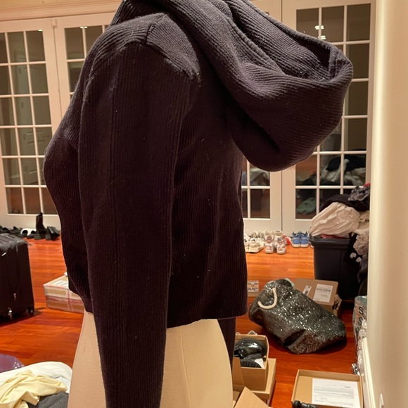 brandy melville cropped and ribbed sweater - Picture 2 of 2